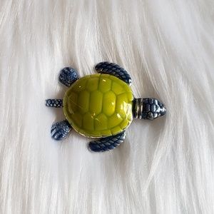 Vintage enameled turtle brooch pendant